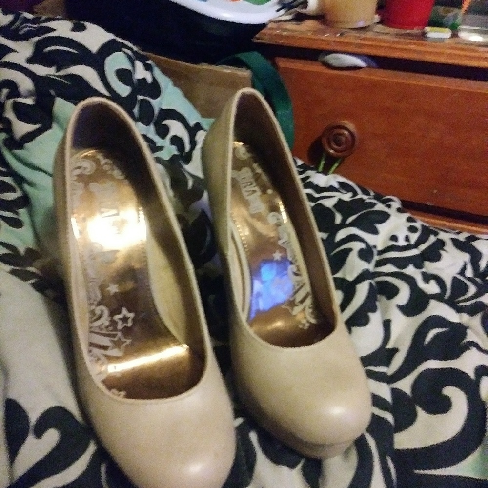 Splash shoes. - Picture 2 of 5